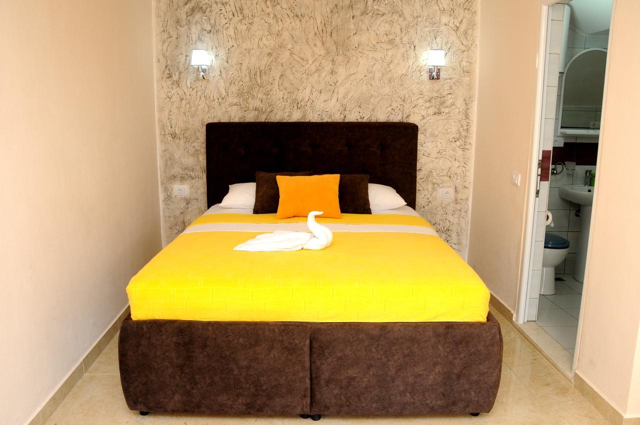 Mala Plaza Bed and Breakfast Ulcinj Buitenkant foto