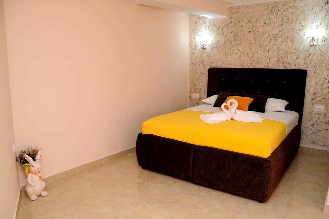 Mala Plaza Bed and Breakfast Ulcinj Buitenkant foto